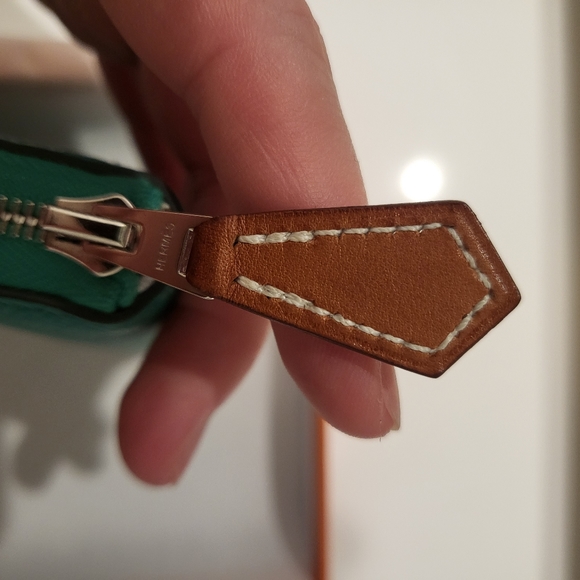 *like new* Hermes Silkin Compact wallet (in very jade color) - Picture 3 of 8